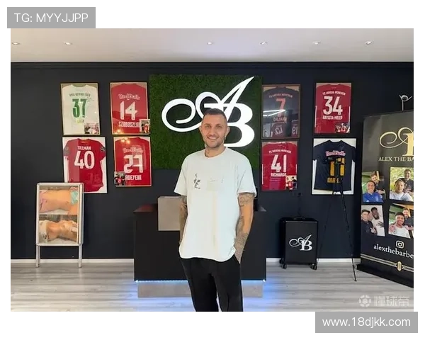 拜仁球星赛前指定理发师揭秘他们钟爱以渐变造型展现赛场风采